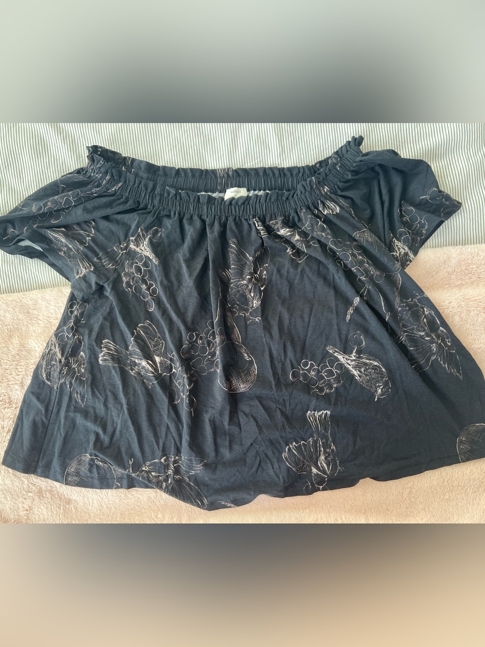 Wilfred Black Off-Shoulder Top with Bird & Berry Print - Sartre top size medium